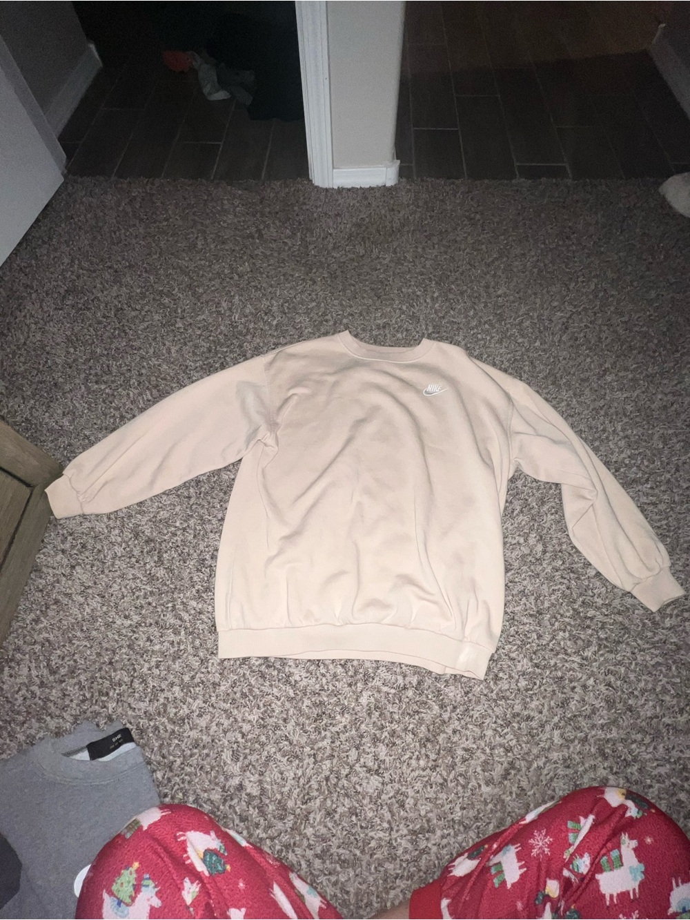 nike tan sweatshirt